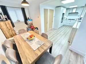 Everest Close Great Sutton